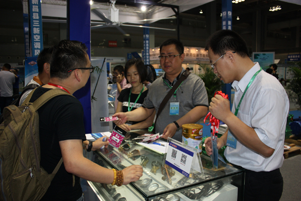 東西合作攜手共進 雪梅夏雪共創(chuàng)輝煌 東西合作攜手共進 雪梅夏雪共創(chuàng)輝煌